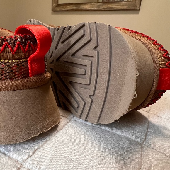 Ugg Platform Tasman Slippers - Picture 3 of 6